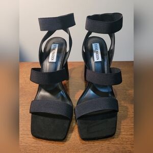 Steve Madden Black Elastic Straps Chunk Heel. Size 9